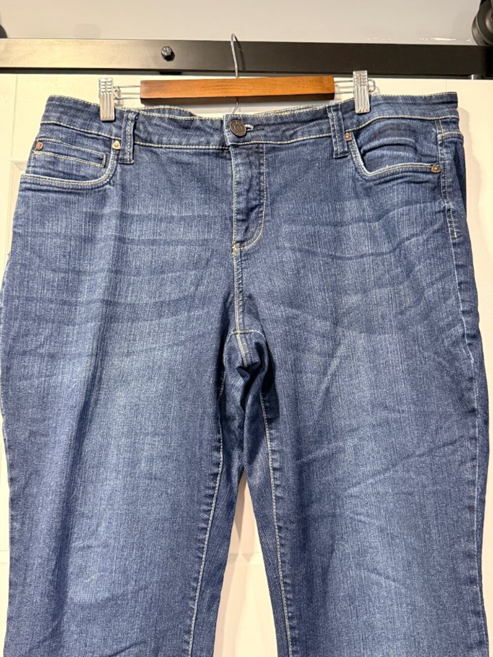 KUT from the Kloth Blue Denim Stretch Capris - Picture 2 of 5